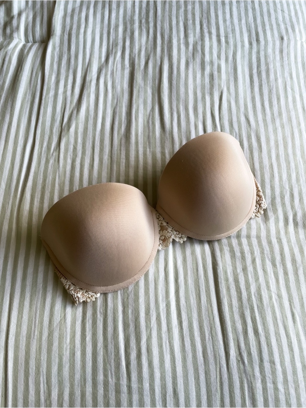 Wacoal Embrace Lace Strapless Push Up Bra Size 32D Cream